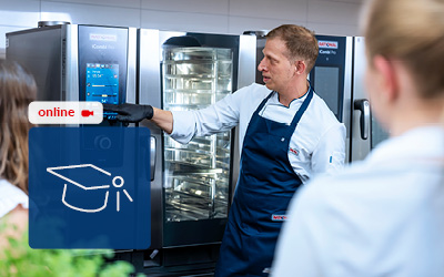 Formazione online con chef che illustra il forno professionale RATIONAL iCombi Pro.