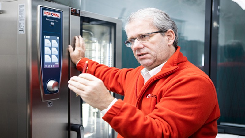 „Das VarioCookingCenter<sup>®</sup> ist mein größter Schatz. Damit bin ich immer auf der sicheren Seite und ich gebe es nicht mehr her.“ 