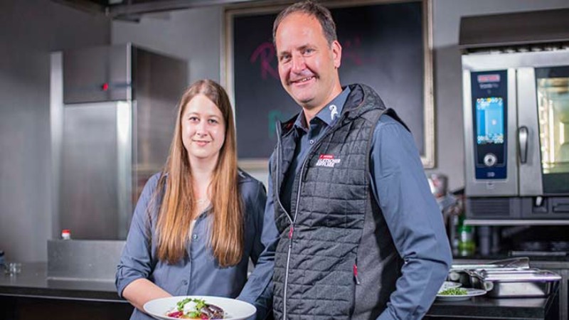„Unsere oberste Priorität war die Optimierung.“ sagt Janina Teichert, Restaurantleitung Kaunertaler Gletscher.