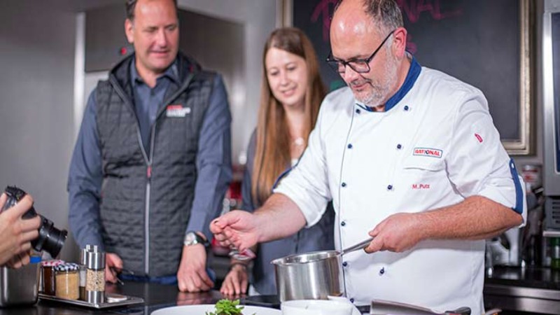 „Wo früher Convenience den kulinarischen Ton angab, wird heute das meiste selbst gemacht.“ Bernd Matschnig. Restaurantleitung Pitztaler Gletscher.