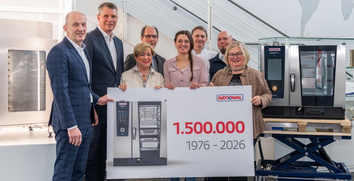 Handover of the anniversary unit to St. Nikolaus Children’s Hospice with representatives of RATIONAL and the foundation.