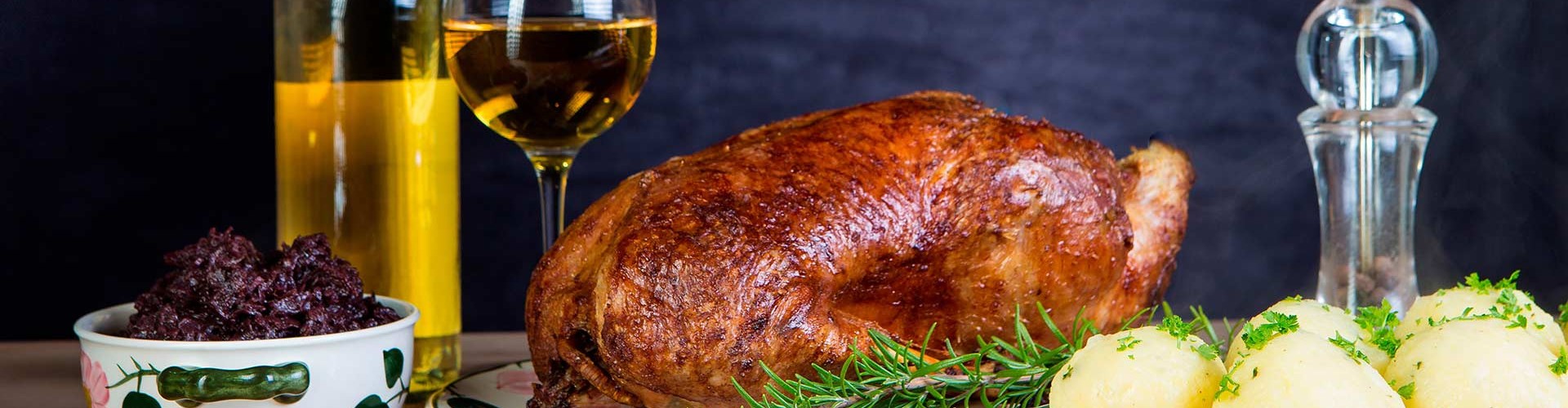 Enhance efficiency in low-temperature cooking <br>with the RATIONAL iCombi Pro Steamers.