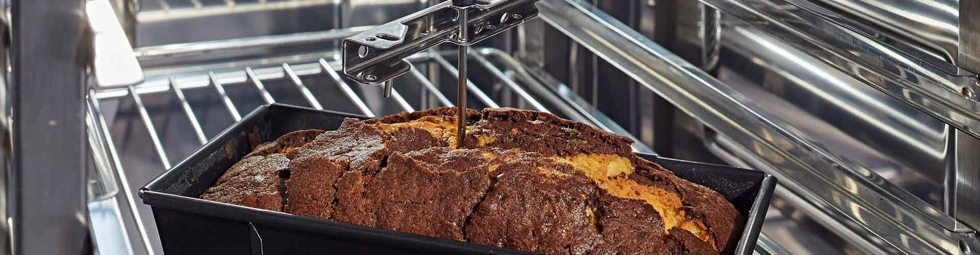 Obtenez des cuissons à cœur parfaites grâce à la sonde intégrée au four iCombi Pro.