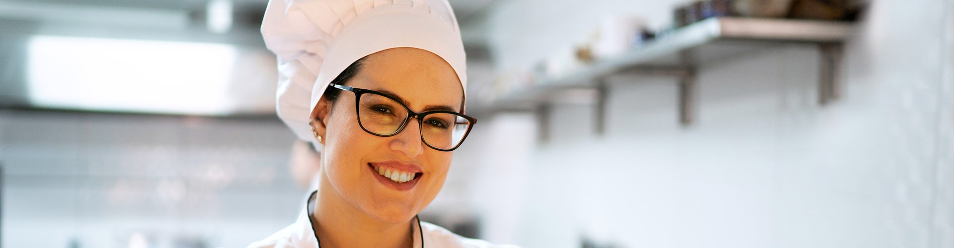 Préparez jusqu’à 300 repas par jour avec le four mixte 10 niveaux iCombi Pro.
