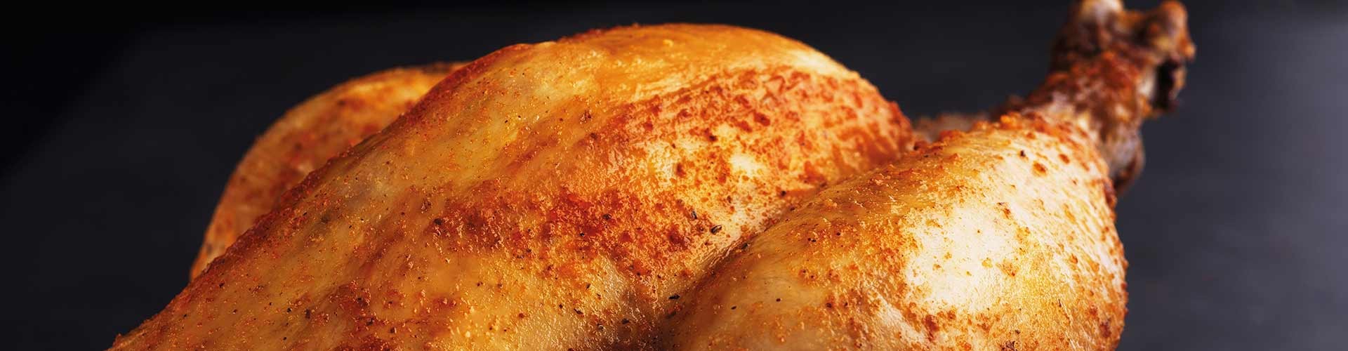 Four professionnel pour la cuisson de poulets.