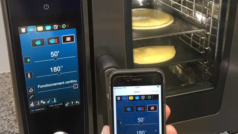 « Imaginons que demain j’ai une rupture sur un produit dans un magasin type pâtisserie, même si je ne suis pas sur place je peux tout à faire dire à ma vendeuse qui est en boutique de mettre les produits dans le four et moi je peux lancer la cuisson à distance. Plus besoin d’être sur place pour faire du réassort ! » 