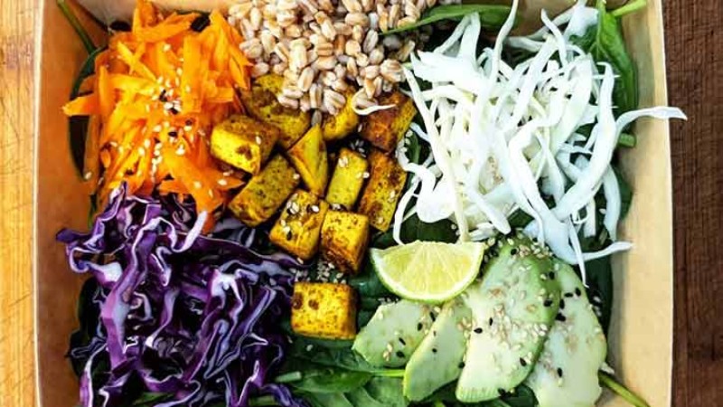 «Avevo bisogno di vedere le verdure cotte a vapore. Il fatto che non spreca le verdure, che non si rovinano, che non perdono peso e che si riesca a cuocerne tante in poco spazio sono tutti plus che cercavo». 