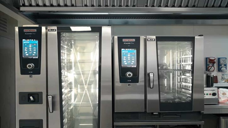 «Le attrezzature RATIONAL hanno una marcia in più: i processi già impostati semplificano il lavoro di noi chef e la qualità degli alimenti che arrivano ai nostri commensali è sempre ottimale». 