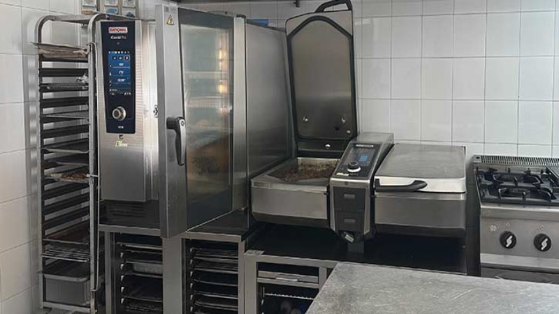 “Noi la griglia l’abbiamo eliminata dalla cucina: ora usiamo iCombi. Meno tempo e cottura perfetta.“