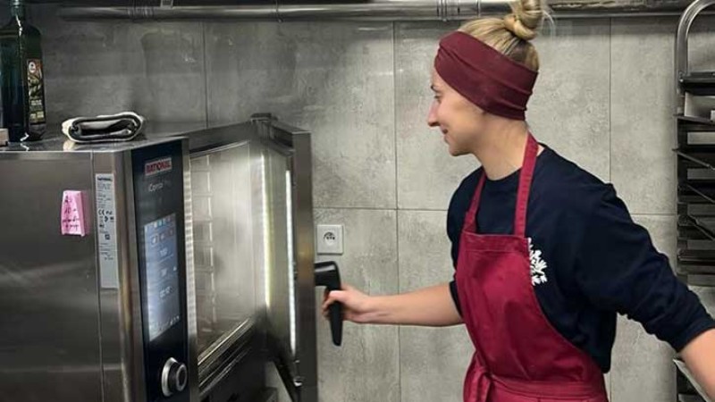 Muuu bistro to przyjemne i domowe miejsce, w którym goście spokojnie mogą zjeść zdrowe posiłki wysokiej jakości bez pośpiechu.