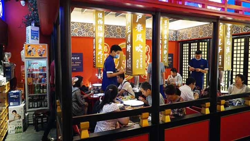 “日常我需要管理门店的运营、负责开店计划。iCombi Pro 膳酷盛 能够有效帮助我们研发新的辅菜品。“ 