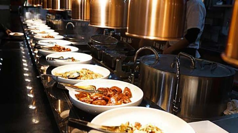 “我们还使用SelfCookingCenter膳酷盛预约烹饪粥品，只需要设定完成，员工就可以离岗，这样的方式帮助我们有效降低人力成本。“ 