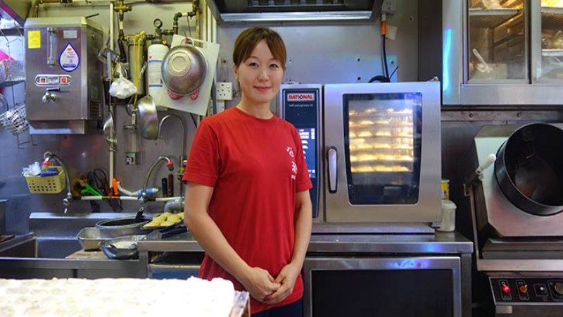 无论厨房面积大小，都能够方便地使用 SelfCookingCenter 膳酷盛 进行烹饪。