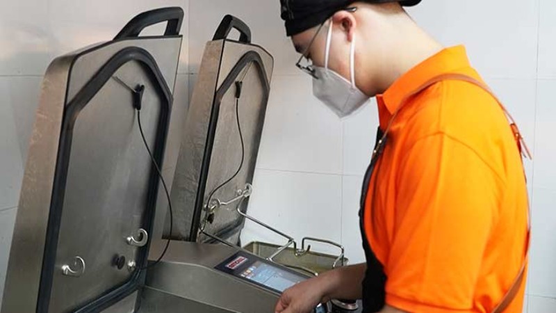„互联网+餐厅的模式能够充分节省人工、原料等成本。米氦不断推陈出新，优化配置。RATIONAL莱欣诺<sup>®</sup>提供的智能烹饪设备以及解决方案与我们的经营理念不谋而合——使得餐厅管理工作更加智能化和人性化。“ 