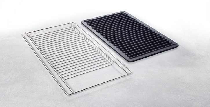 Combination grill loading aid featuring a wire rack and a ribbed tray.