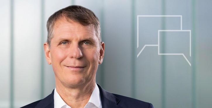 Ritratto di Markus Paschmann, membro del Consiglio Sales & Marketing di RATIONAL AG, in ufficio moderno.