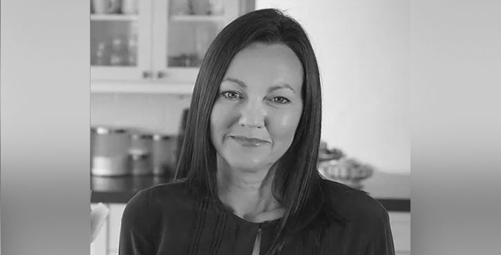Portrait photo of Meredith Sandland