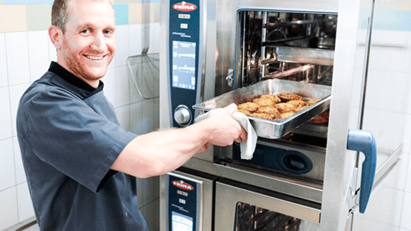 «L’application des process de cuisson RATIONAL me garantie une grande régularité sur la qualité des plats que je prépare tout au long de l’année.»