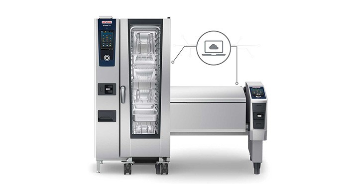 Un sistema de cocina que muestra un iCombi Pro y un iVario Pro, ambos de acero inoxidable, mostrando sus paneles de control e interiores.